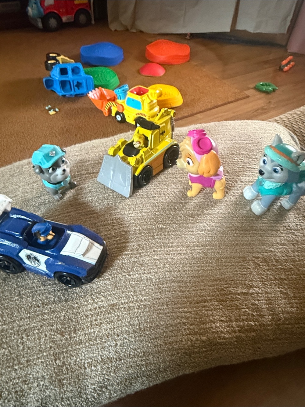 Paw Patrol Figure & Vehicle Pack - Blue, Yellow, Pink, Teal, green 6 total